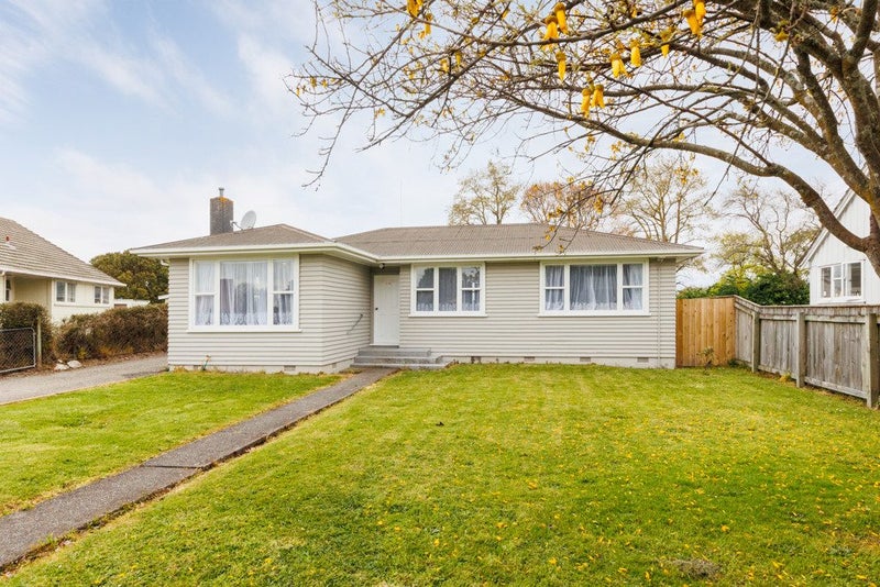 62 Ellesmere Crescent, Highbury, Palmerston North - Carousel 1