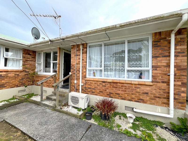 2/216A Edmonton Road, Te Atatū South, Auckland - Carousel 1