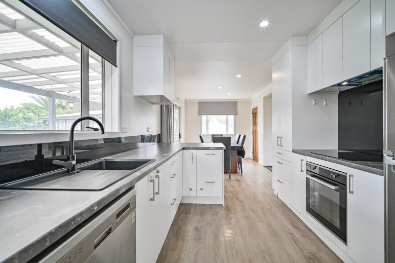 3 Murdoch Place, Raureka, Hastings - Carousel 2