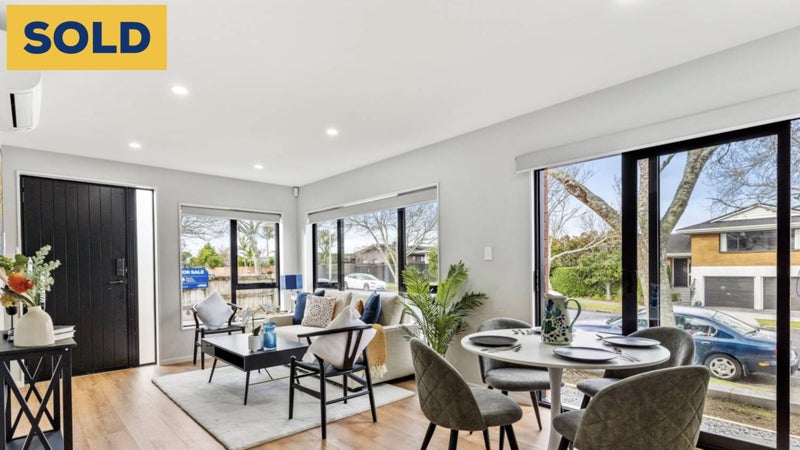 43C Mirrabooka Avenue, Botany Downs, Auckland - Carousel 1