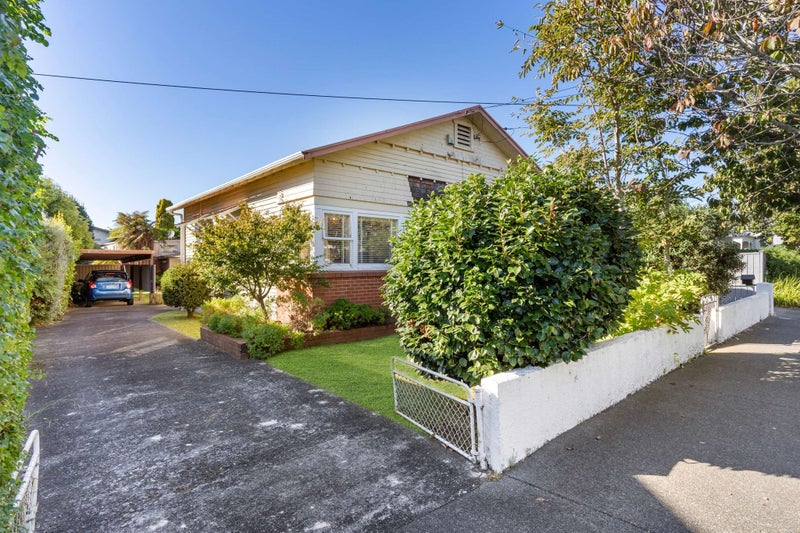 22 Volcanic Street, Mount Eden, Auckland - Carousel 1
