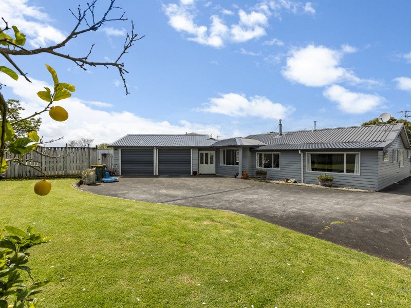 10 Bandon Grove, Bell Block, New Plymouth - Carousel 1