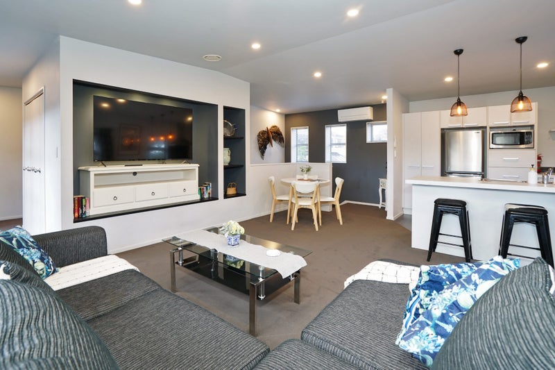 1076 River Road, Queenwood, Hamilton - Carousel 2