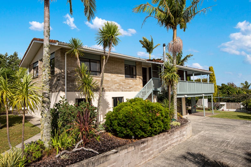 7 Lockesley Place, Onerahi, Whangarei - Carousel 1