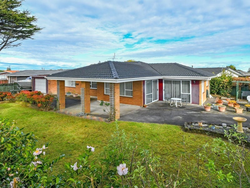 12 Gibbons Road, Weymouth, Auckland - Carousel 1