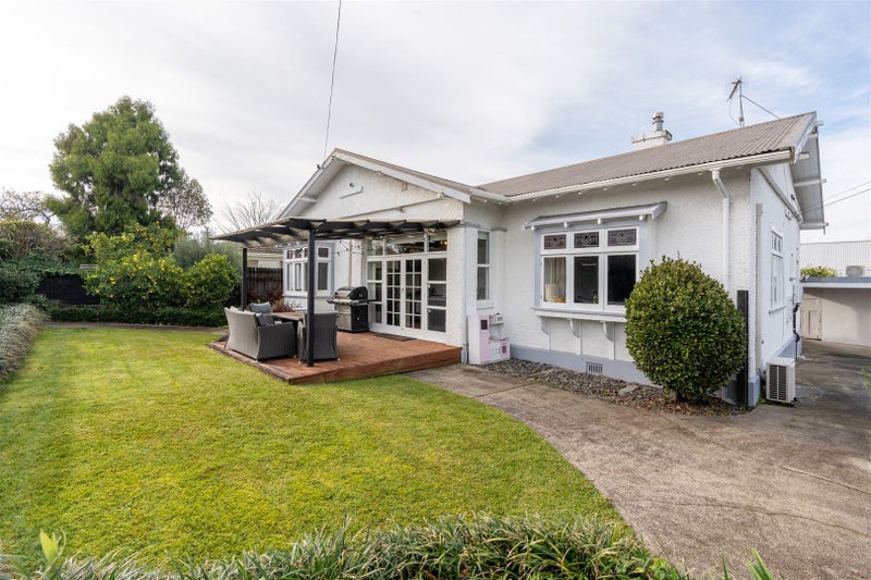 13 Forest Lake Road, Forest Lake, Hamilton - Carousel 1