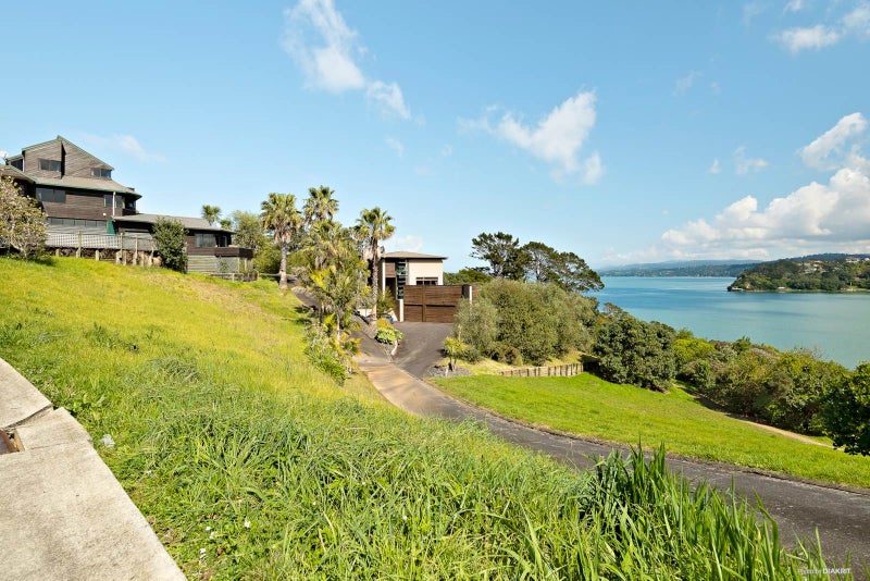 32A Strathnaver Crescent, Lynfield, Auckland - Carousel 2