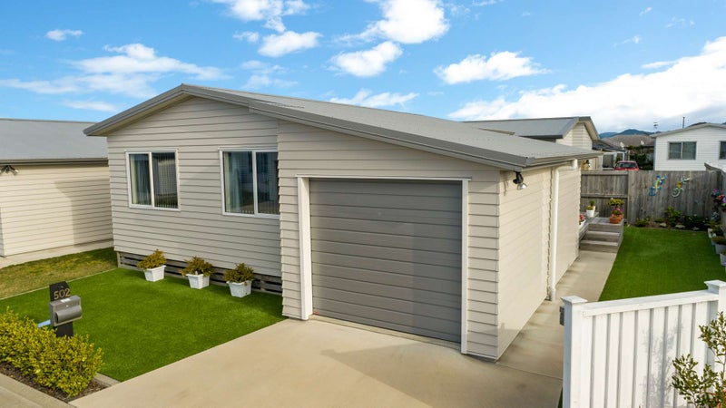 11 Kamahi Crescent, Papamoa Beach, Papamoa - Carousel 2
