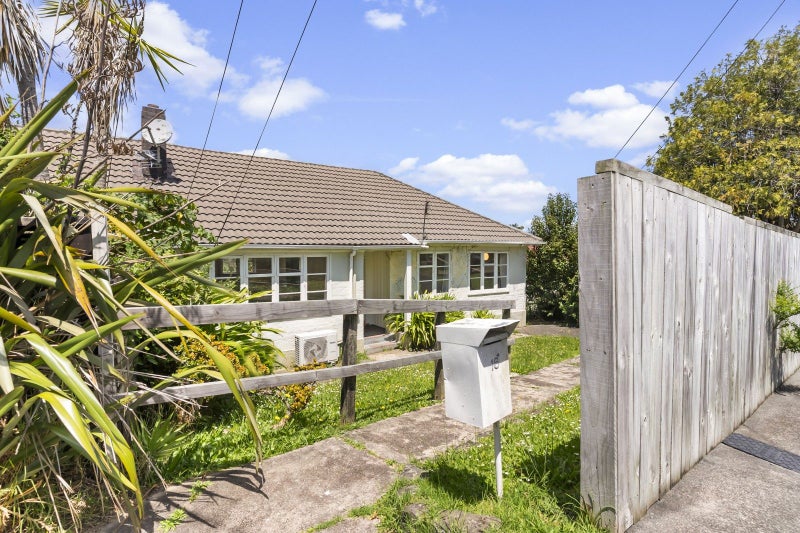 16 Westmere Crescent, Westmere, Auckland - Carousel 2