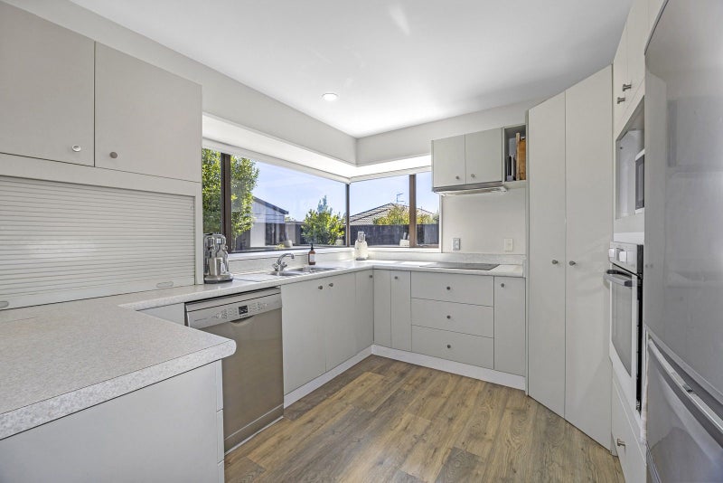 11 Giles Place, Shirley, Christchurch - Carousel 2