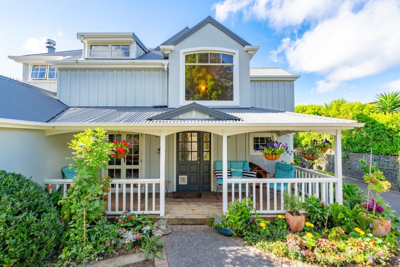 1032 Scenic Drive North, Swanson, Auckland - Carousel 2