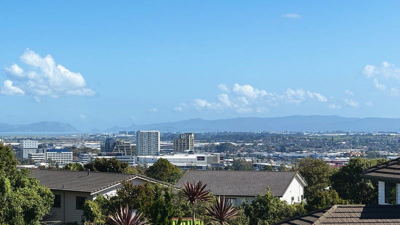 10 Rosewood Place, Goodwood Heights, Auckland - Carousel 2