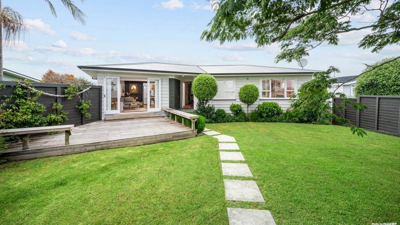 80 Bradbury Road, Botany Downs, Auckland - Carousel 1