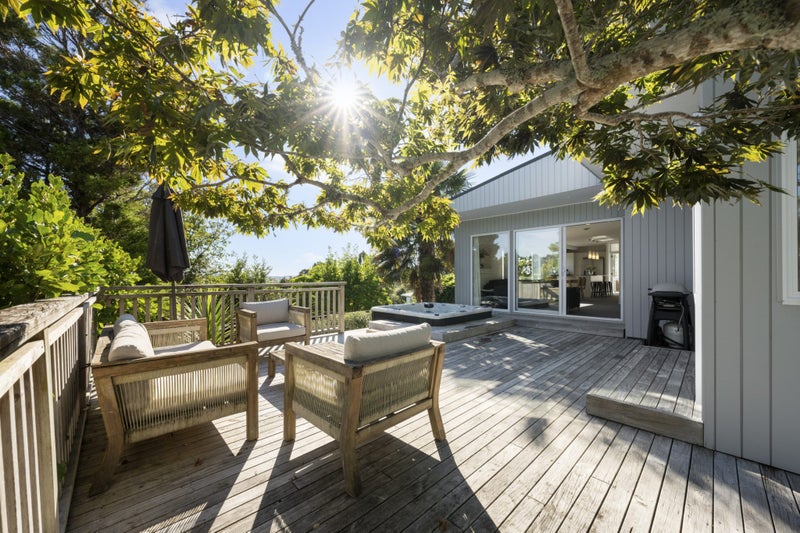 53 West Lynn Road, Titirangi, Auckland - Carousel 1