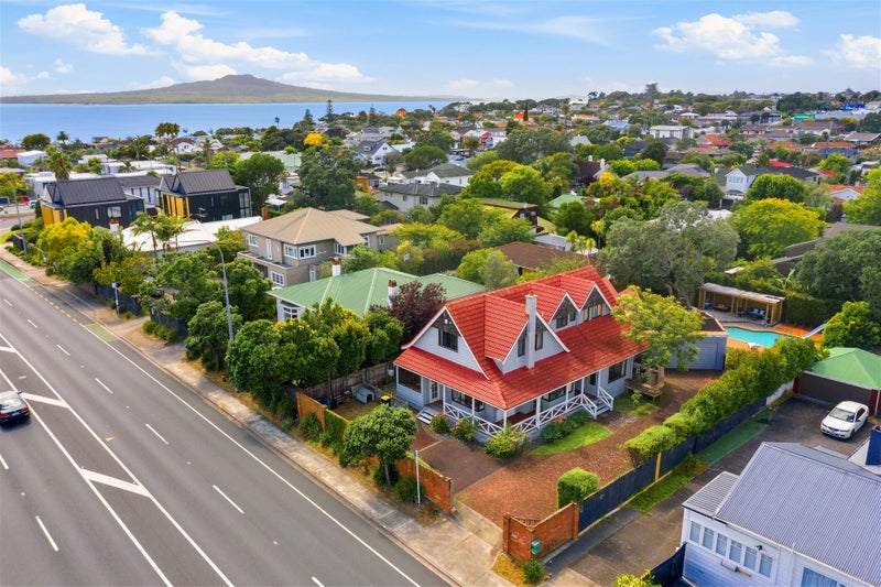 10 Esmonde Road, Takapuna, Auckland - Carousel 2
