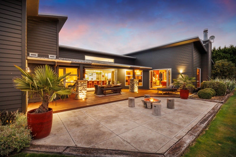 272A Hendersons Line, Palmerston North - Carousel 1