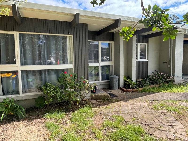 1/1 Corrella Road, Belmont, Auckland - Carousel 1