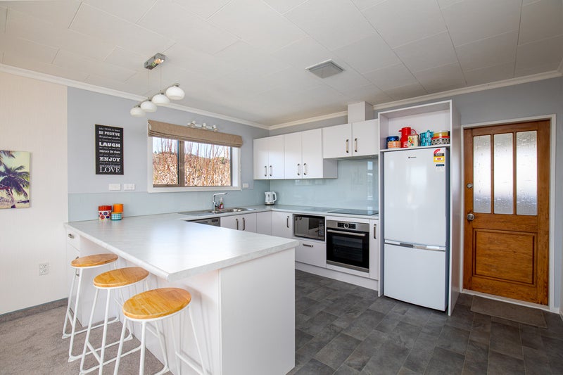 3 The Half Mile, Bridge Hill, Alexandra - Carousel 2