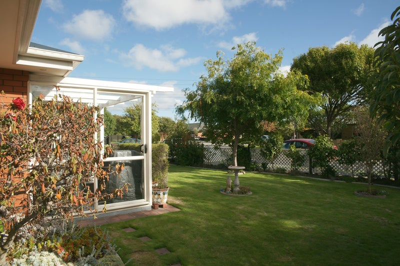 10 Wendy Place, Heathcote Valley, Christchurch - Carousel 2