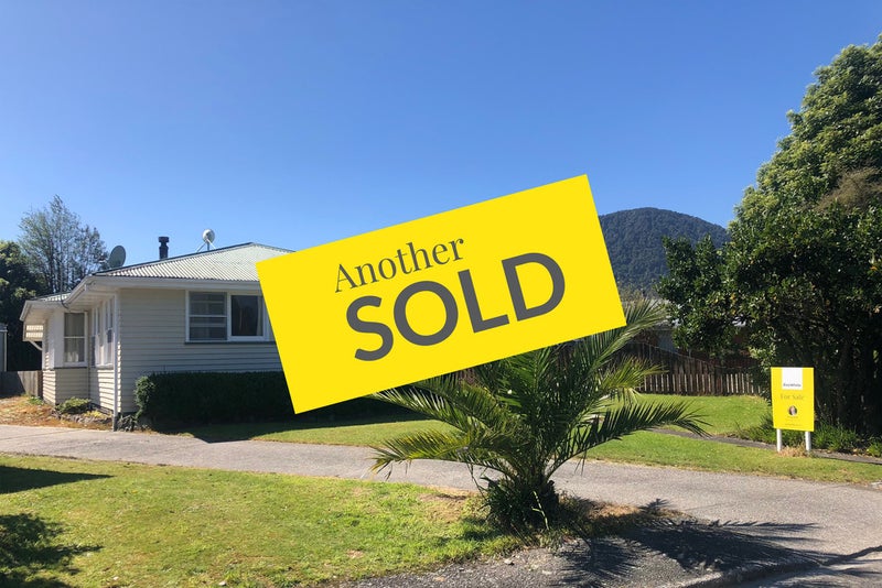 5 Awarua Place, Haast - Carousel 1