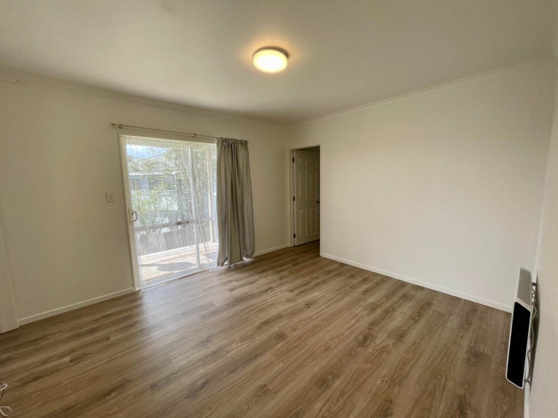 9 McFetridge Place, Hillcrest, Auckland - Carousel 2