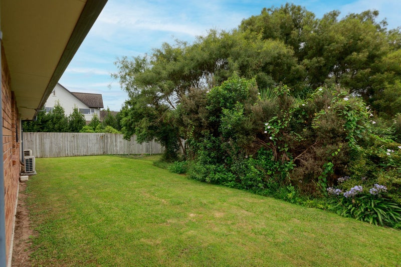 112 St James Drive, Huntington, Hamilton - Carousel 16