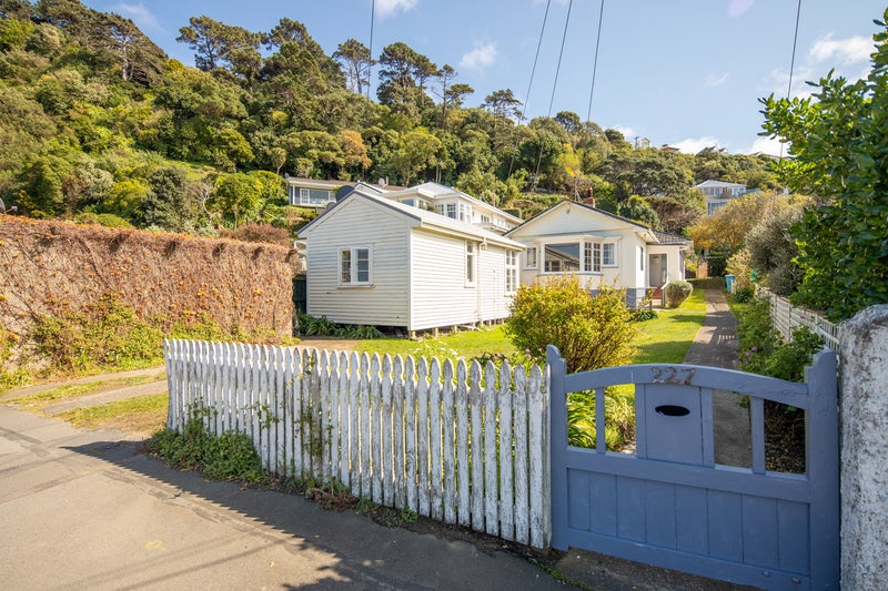227 Marine Parade, Seatoun, Wellington - Carousel 1