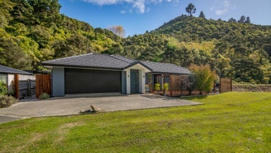 11 Olivine Terrace, The Brook, Nelson - Carousel 1