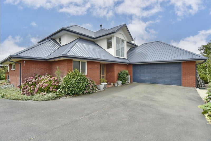 8C Bank Street, Amberley, Amberley - Carousel 1