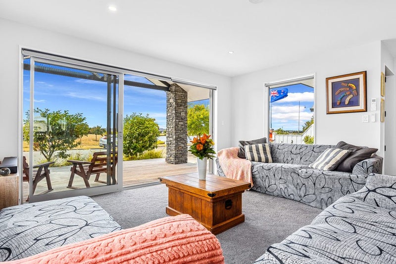 61 Lakeside Drive, Pegasus, Pegasus - Carousel 2