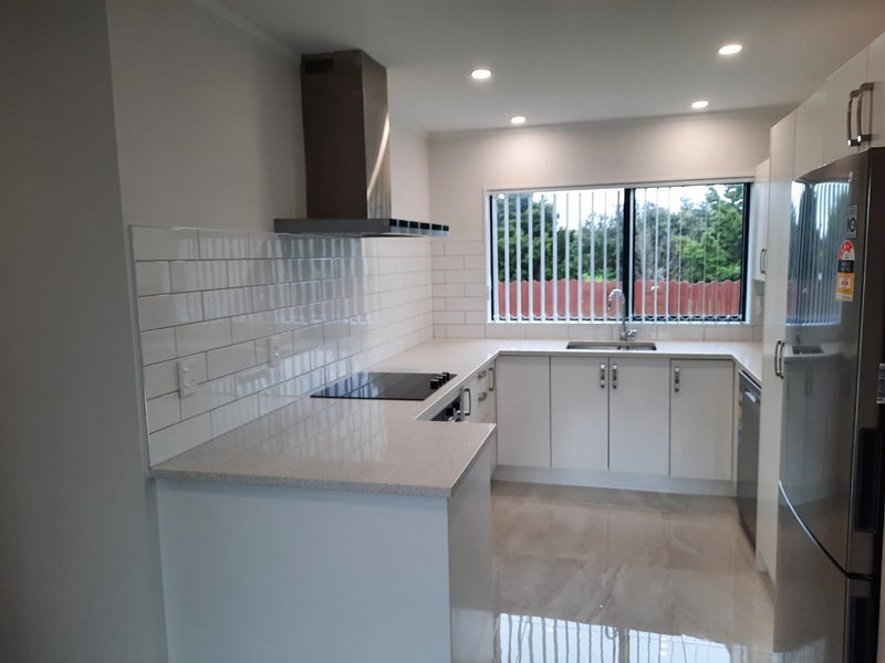 39 Davington Way, Burswood, Auckland - Carousel 2