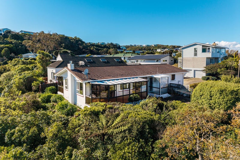 22 Bushey Way, Maungaraki, Lower Hutt - Carousel 1