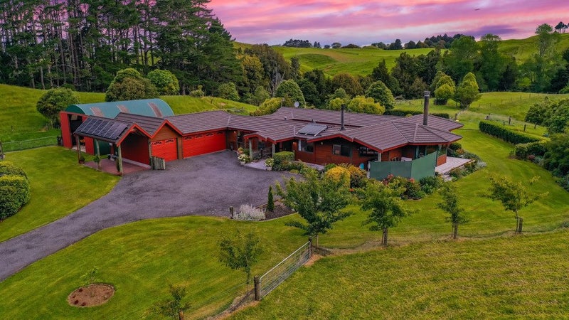 66 Parrs Road, Hurworth, New Plymouth - Carousel 1