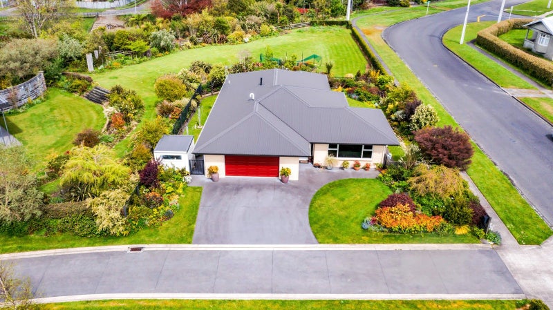 35 Cloten Road, Stratford - Carousel 2