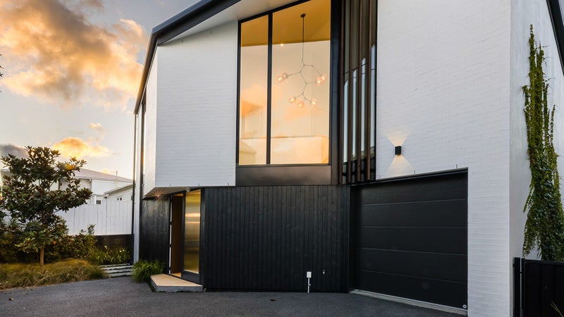 66C Huia Road, Point Chevalier, Auckland - Carousel 1