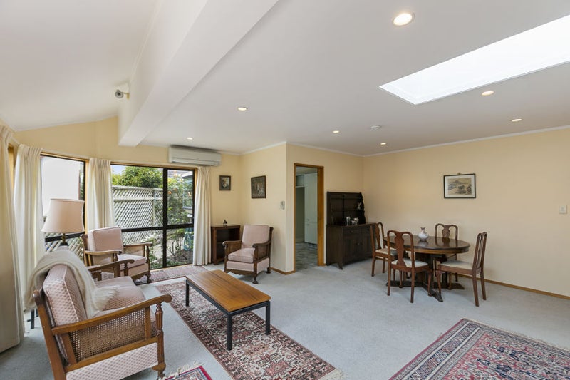 2 Scorian Close, Karori, Wellington - Carousel 2