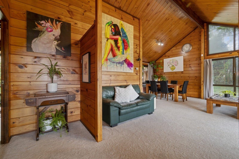 10 Utuhina Road, Springfield, Rotorua - Carousel 2