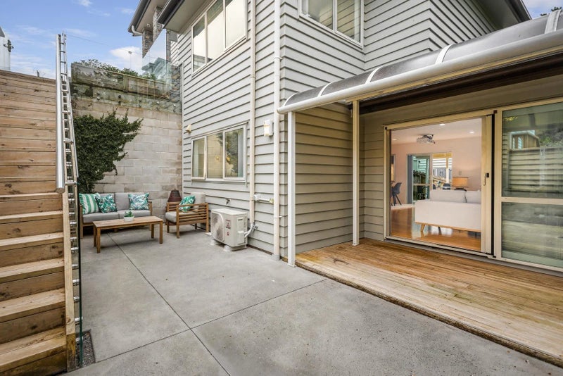 676A East Coast Road, Pinehill, Auckland - Carousel 1