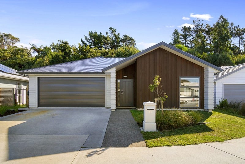 11 Te Awa Rere Grove, Stokes Valley, Lower Hutt - Carousel 1