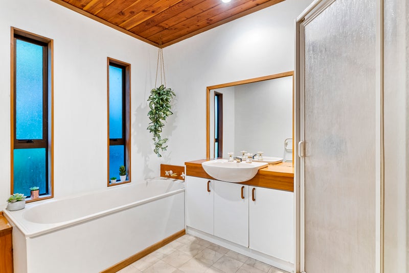 1232 Scenic Drive North, Swanson, Auckland - Carousel 27
