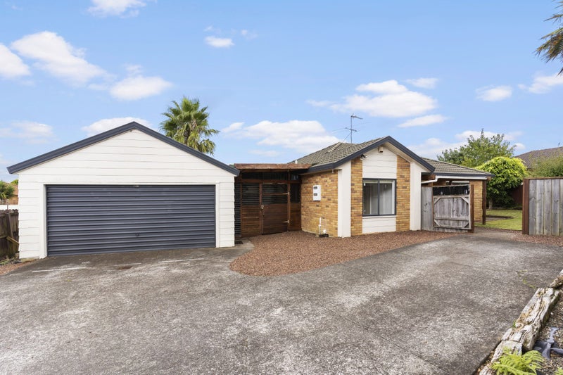 17 Rosemead Place, Randwick Park, Auckland - Carousel 1
