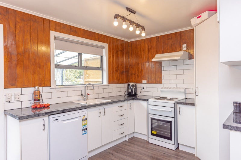 74 Matai Street, Castlecliff, Whanganui - Carousel 2