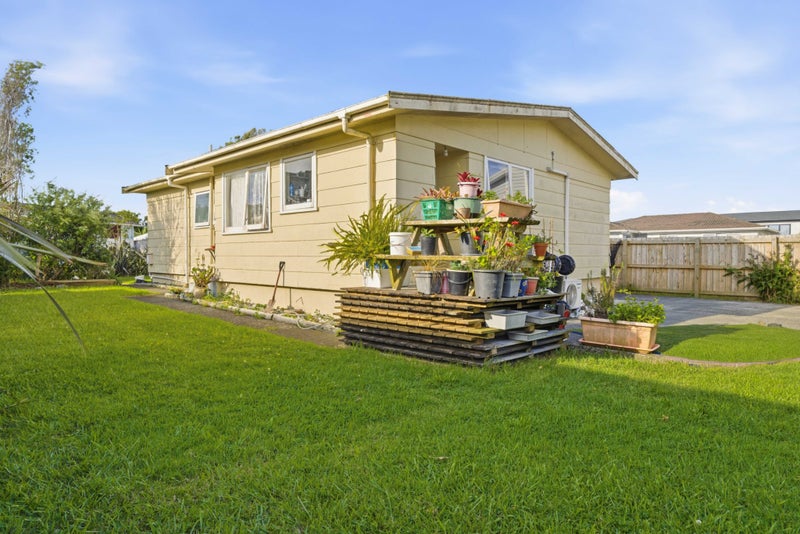 170 Mahia Road, Wattle Downs, Auckland - Carousel 1