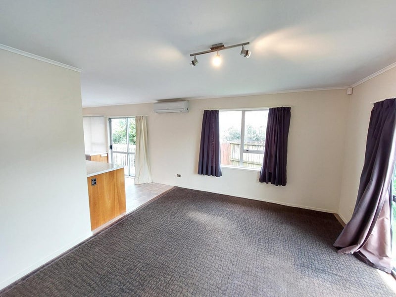 25 Crosby Road, West Harbour, Auckland - Carousel 2