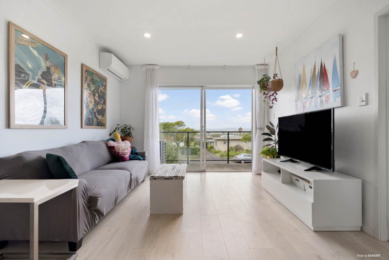 2/9 Strong Street, St Johns, Auckland - Carousel 2