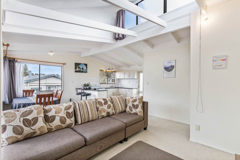 5 Wiriana Place, Stanmore Bay, Whangaparaoa - Carousel 1