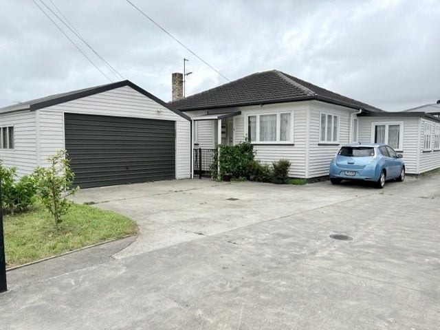 6 Sunnyside Road, Nawton, Hamilton - Carousel 1