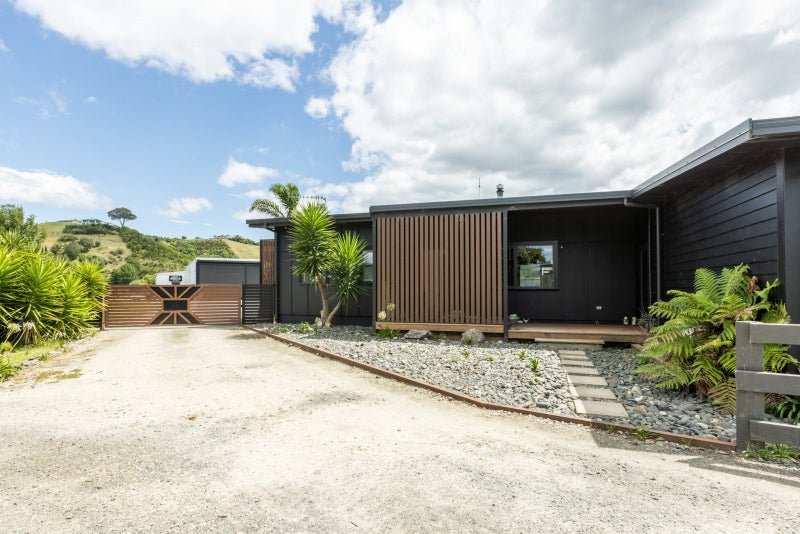 27 Petane Road, Bay View, Napier - Carousel 2