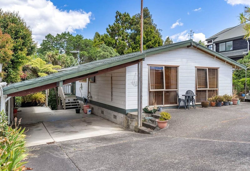 284 Beach Road, Campbells Bay, Auckland - Carousel 1