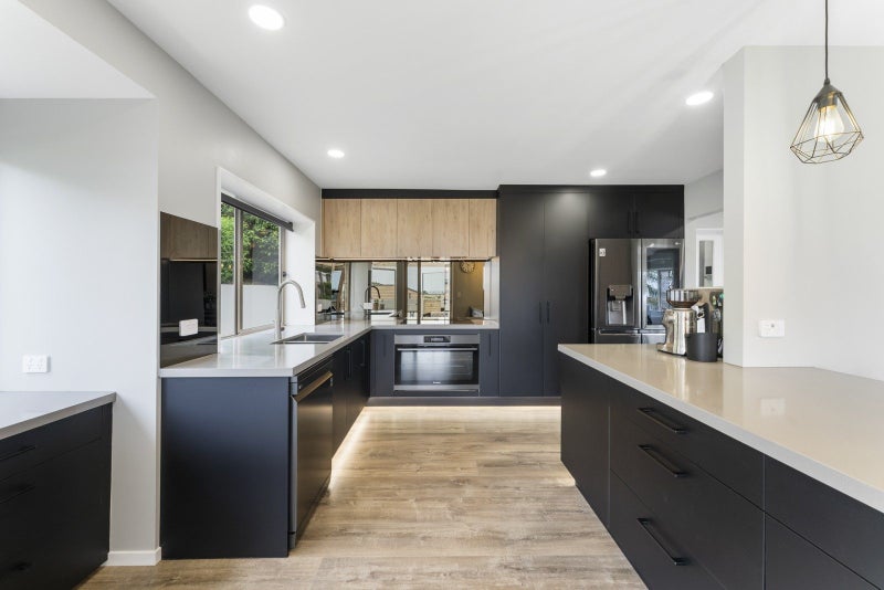 12 Chestnut Way, Bellevue, Tauranga - Carousel 1